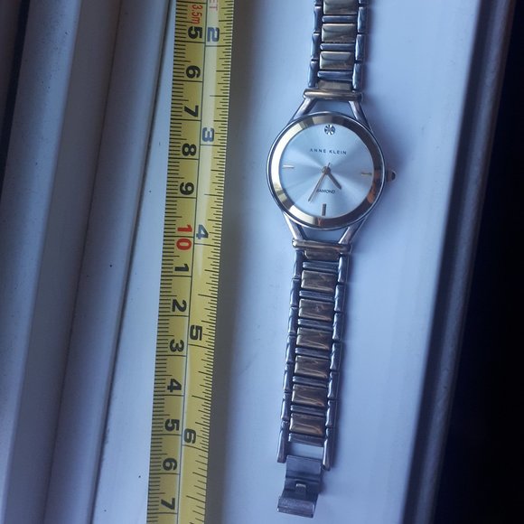 Two-toned women's wristwatch - Picture 3 of 5